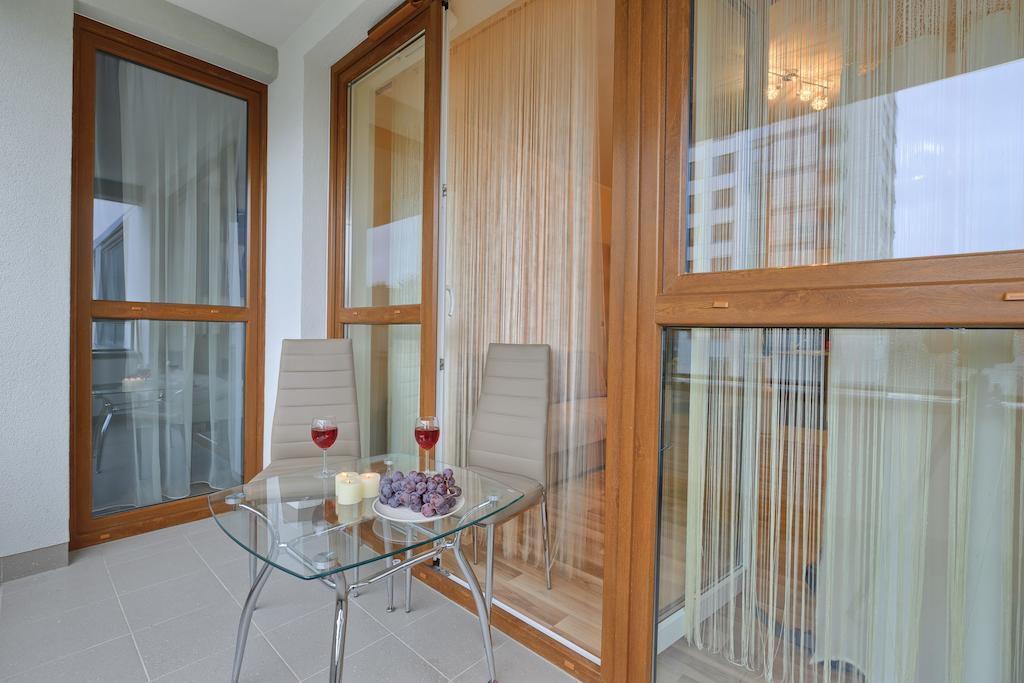 City Aparthotel Ochota Varsovia Habitación foto