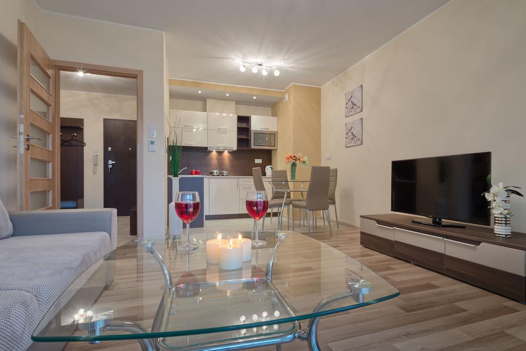City Aparthotel Ochota Varsovia Habitación foto